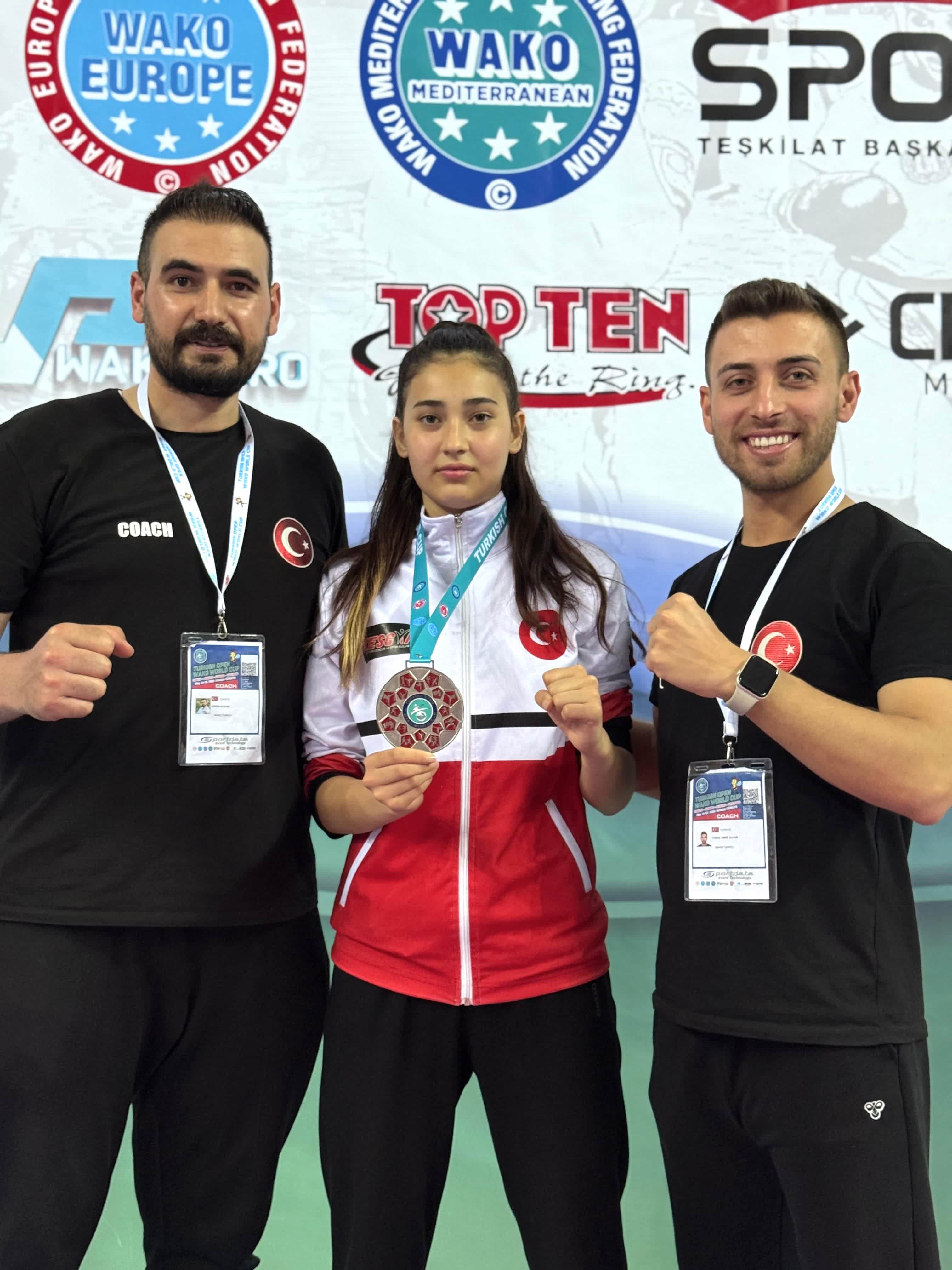 2025 YILI (14-18 MAYIS) ANTALYA BEREN BÖLÜKBAŞ (MİLLİ SPORCU)  	WORLD CUP ŞAMPİYONASI LIGHT CONTACT 2.Sİ