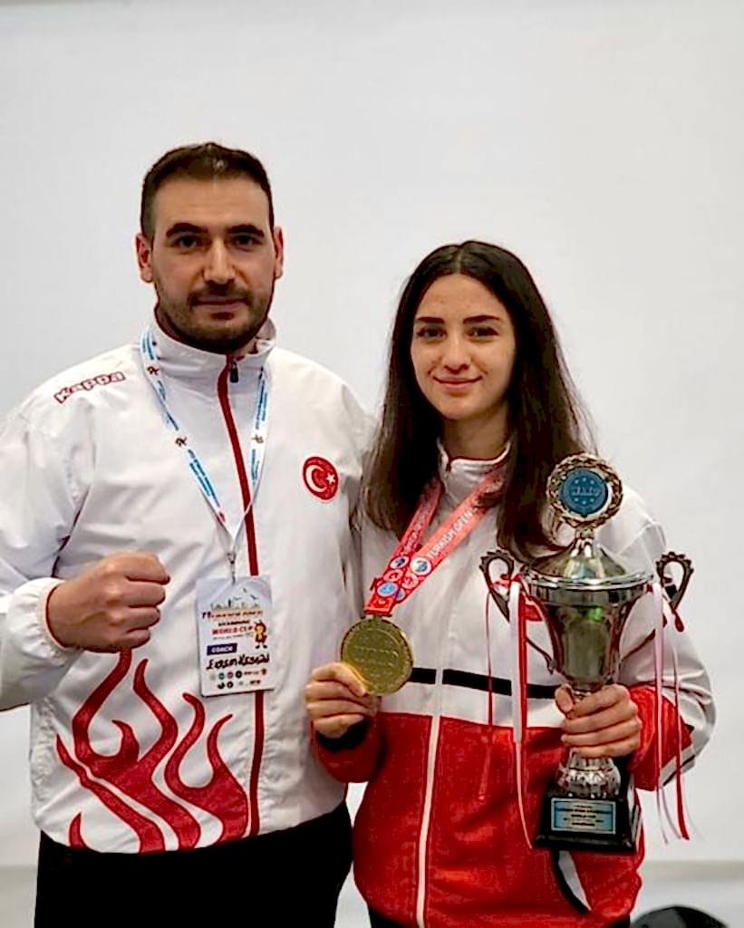 Nisa Bükülmez Dünya Kupası Şampiyonu