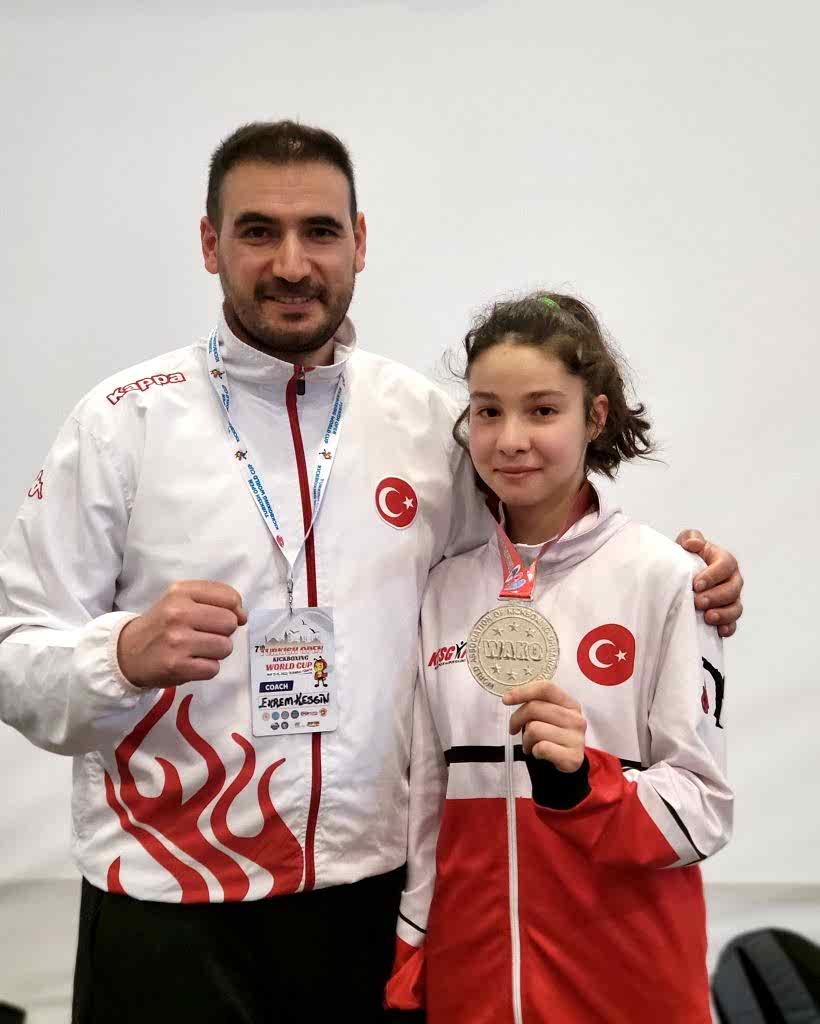 BAHAR KARIŞMA DÜNYA KUPASI 2. Sİ 