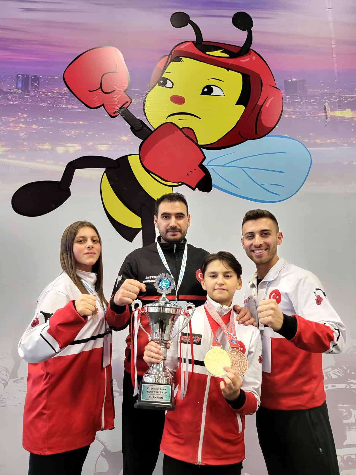 AHMET EREN İLİK WAKO WORLD CUP ŞAMPİYONU 