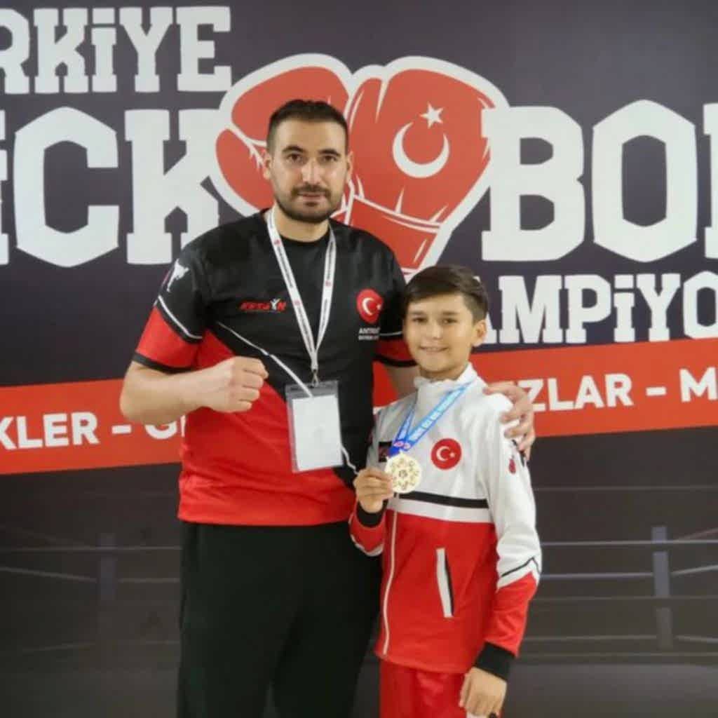 AHMET EREN İLİK TÜRKİYE ŞAMPİYONU 