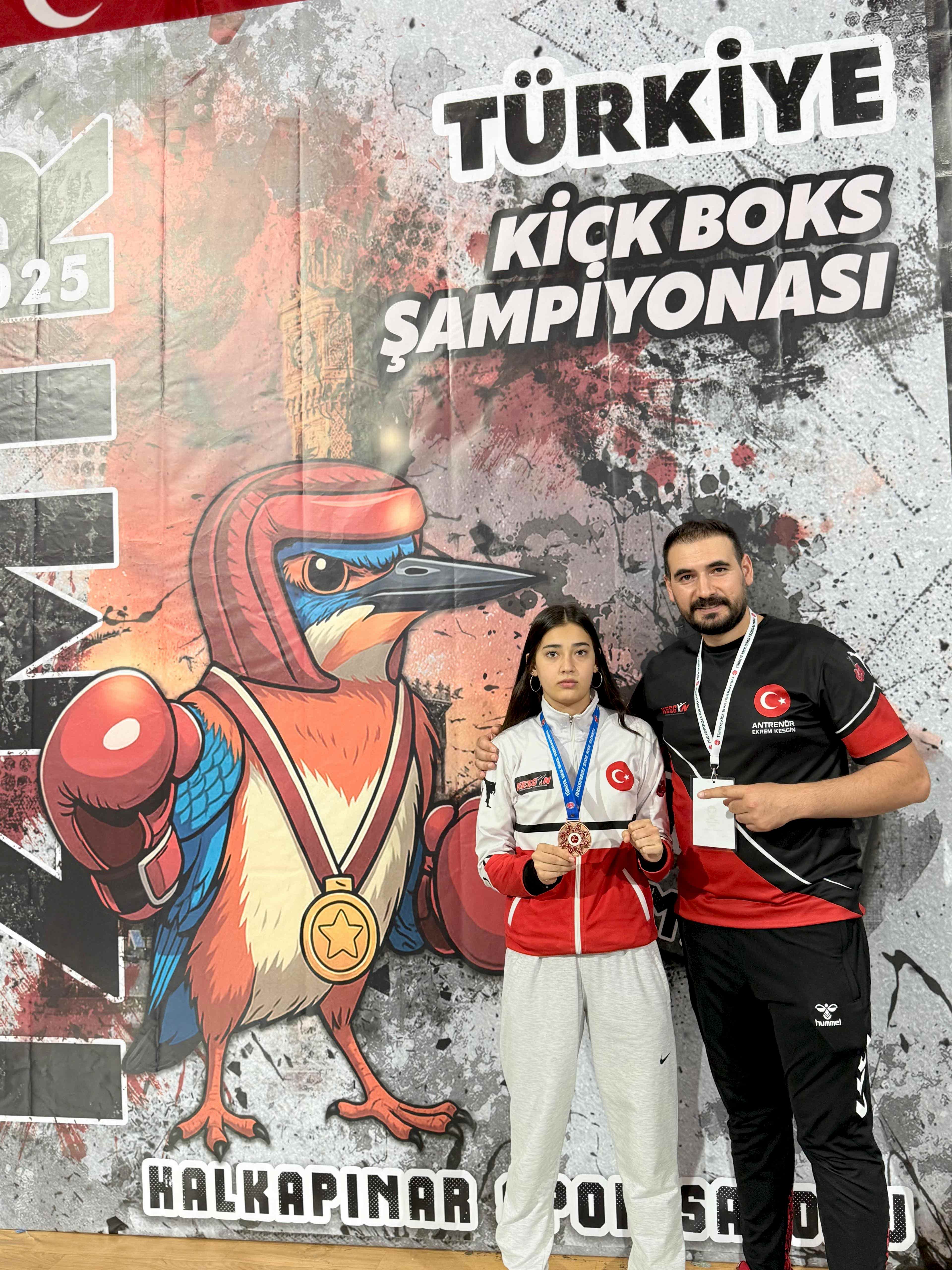 2025 YILI (01-12 TEMMUZ) İZMİR BEREN BÖLÜKBAŞ  (MİLLİ SPORCU)  	TÜRKİYE ŞAMPİYONU LIGHT CONTACT 3.SÜ